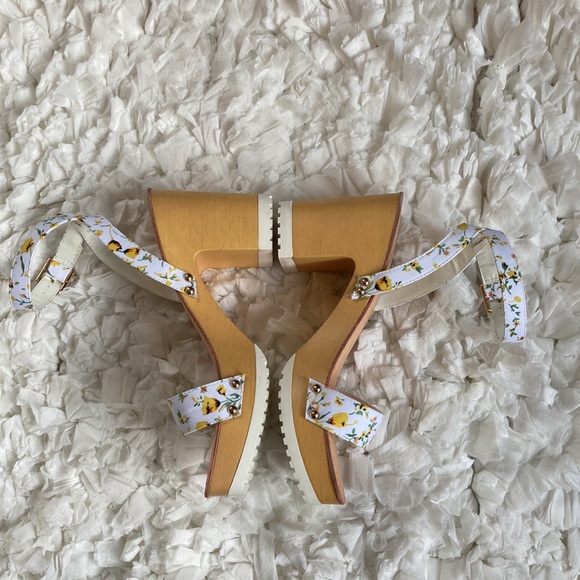 Madden Girl Caprise Wooden Platform Sandals - Picture 5 of 8